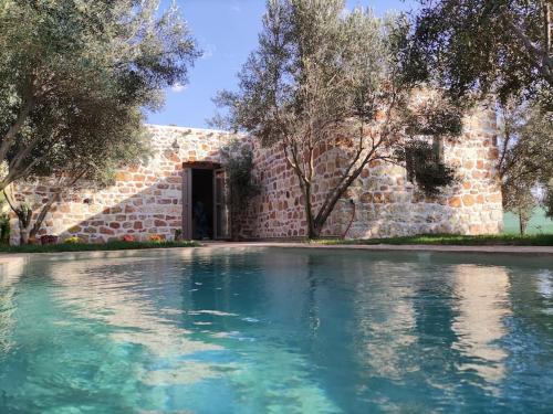 游泳池, Magnifique maison en pierre in Settat
