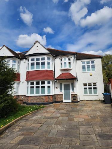 Countryside Home in London 2