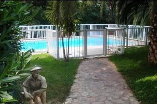 T2 avec piscine 5 mn des plages et village - Location saisonnière - Sanary-sur-Mer