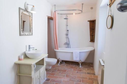 Leontine Home in Mondaino by Yohome in Mondaino