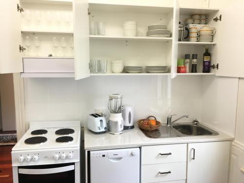 Charming Federation style home minutes from CBD - image 2