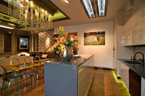 LuxuryFlat near centre on118 sqm, 3BR,2BTH,8bed,AC, Budapešť (fotografie 10)