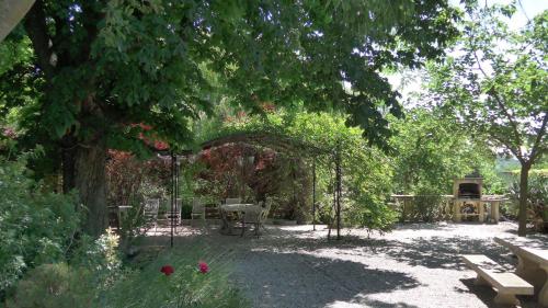 Faciliteiten, Gites au Château des Estubiers (Gites au Chateau des Estubiers) in Les Granges-Gontardes