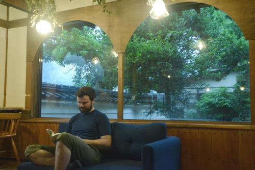 野窓 Nomadノマド Tsuwano GuestHouse & Cafe Lounge