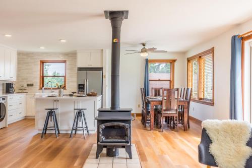 250 - Camano Vista Paradise - image 20