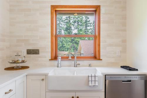 250 - Camano Vista Paradise - image 31