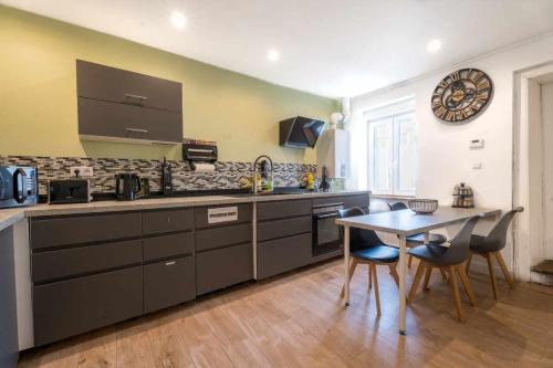 Konyha, Chambre 26m - Salon et kitchenette privé - WIFI (Chambre 26m - Salon et kitchenette prive - WIFI) in Woippy