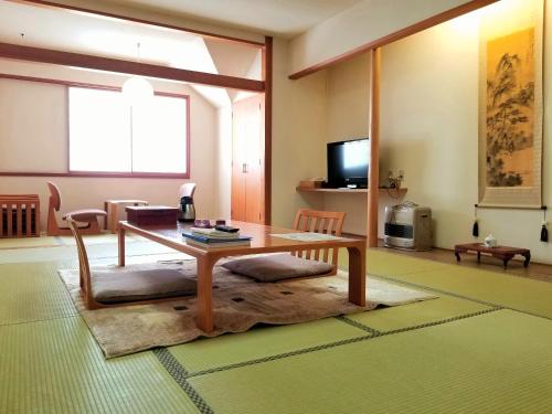 room detail thumbnail 0