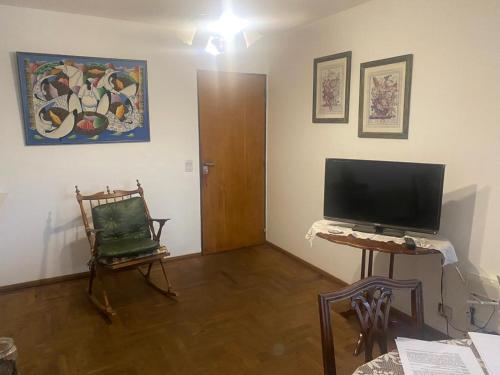 One-Bedroom Apartment image 3
