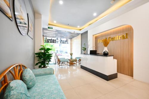 Pearl Central Hotel- Near Nguyen Hue street