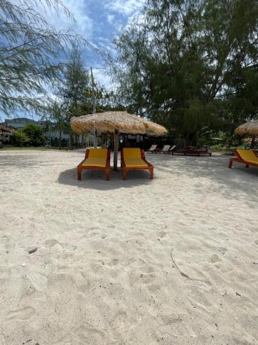 All At Sea Beach Resort - image 4