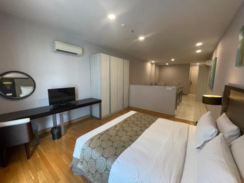 room detail thumbnail 1