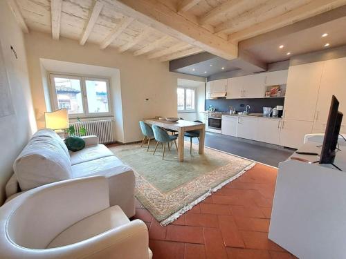 Central Penthouse With View