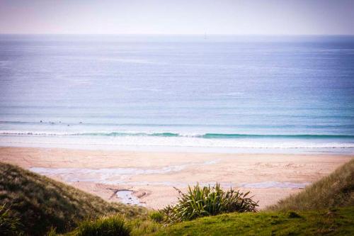 Penrose, Cornish Cottage With Sea Views, Garden & Patio By the Beach