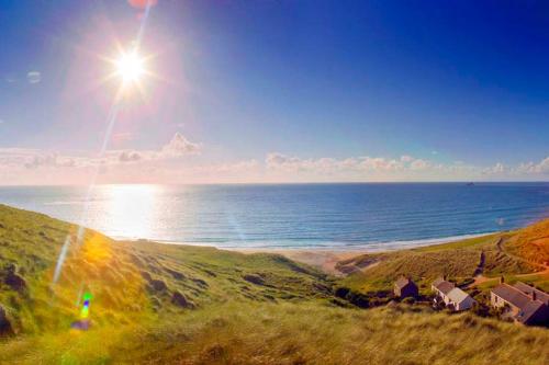 Penrose, Cornish Cottage With Sea Views, Garden & Patio By the Beach