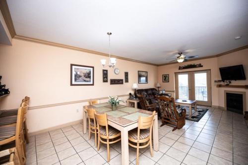 MVC - Unit 1302 - The Cove