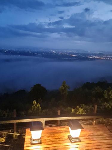 The Cloud View วิวเหนือเมฆแคมป์ ที่พักวิวสวยเขายายเที่ยง in Wang Sai