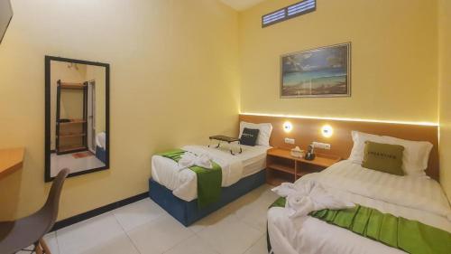 Urbanview Hotel Sakura Kampung Inggris Pare by RedDoorz