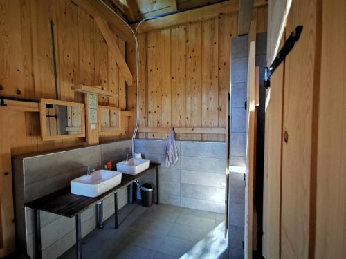 Dormitory and wooden house Beli gaber in Markovec