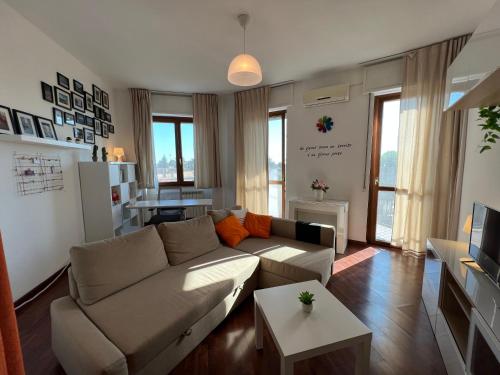  APARTMENT La Casa del Viaggiatore - 4 PPL- 13MIN to Milan - FREE public parking in Trezzano sul Naviglio