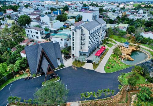 SUNFLOWER HOTEL & RESORT - 숙소 외관