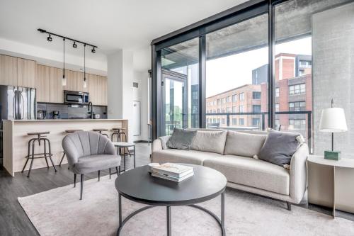 West Loop 2br w gym pool nr Fulton Market CHI-931 secondary
