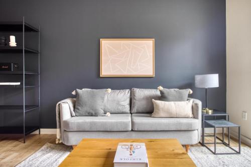 H St 1BR w Rooftop Pool Gym nr Metro WDC-513 in Washington, USA
