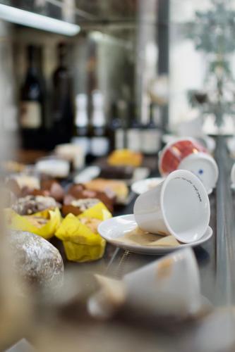 Minoa Athens Hotel - image 14