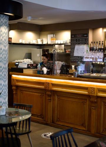 Minoa Athens Hotel - image 7