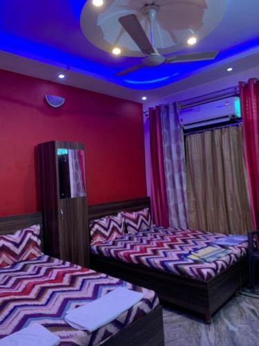 $4 HOME STAY (5 MINT WALK FROM GOLDEN TEMPLE)