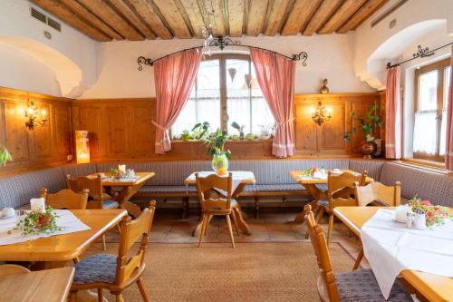 Bauernhofhotel "die Unterbergerin" - Zimmer mit Frühstück und Ferienwohnungen in Gastein mit GRATIS Thermeneintritt