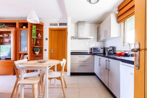 Oprema, A&N Aguila Pent-house in El Tomillar