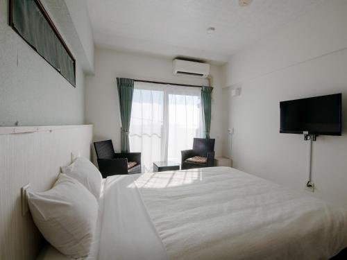 One-Bedroom Apartment image 10
