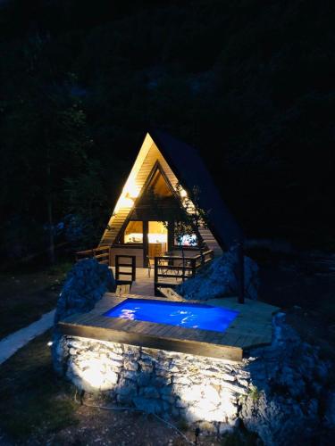 Etno Cottages Komarnica Authentic Peaceful Mountain Getaway in Pošćenski Kraj