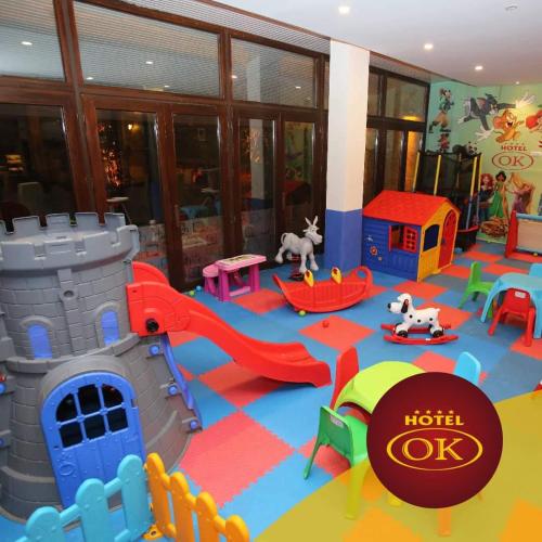 โรงแรมโอเค (Hotel Ok) in ลูบิจเด