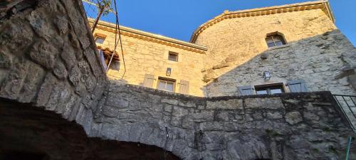 Magnifique maison en coeur de Balazuc, proche plages ardèche