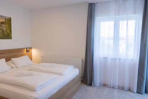 Apartments & rooms Stella Adriatica Room Type - Deluxe Triple Room with Sea View