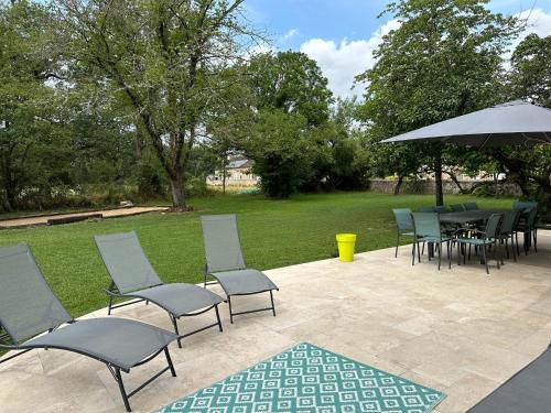 Kert, Gîte des Tourterelles (Gite des Tourterelles) in Épineuil-le-Fleuriel