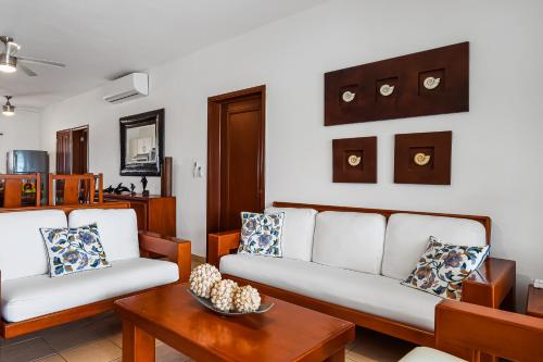 Flamingos Beach, Unit 405 in Nuevo Vallarta , Mexico