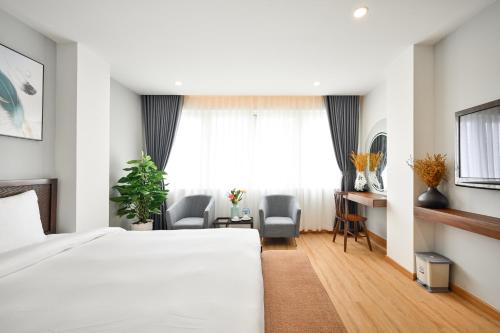 Pearl Central Hotel- Near Nguyen Hue street