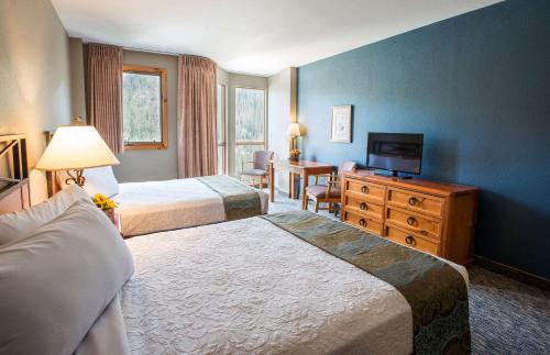 2 double beds