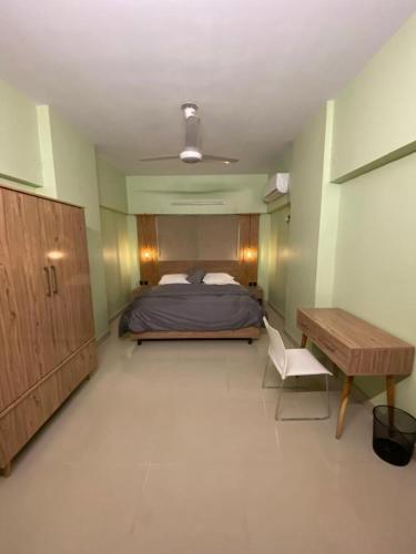 3 Bed DD Luxury Apt SMCHS photo 1