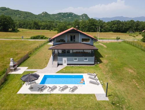 Plum house - villa with pool - Accommodation - Gospić