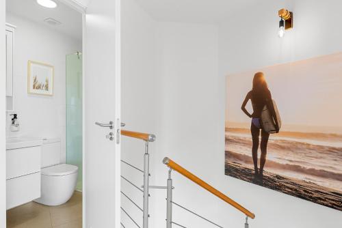 MEDANO4YOU Surfers Paradise Beachfront Home - Tap to explore photos