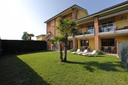 Apartment with Garden and Patio