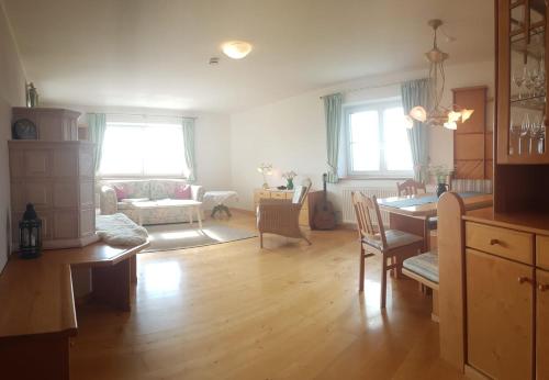 Wunderschone Ferienwohnung mit Seeblick in Zell Am Moos
