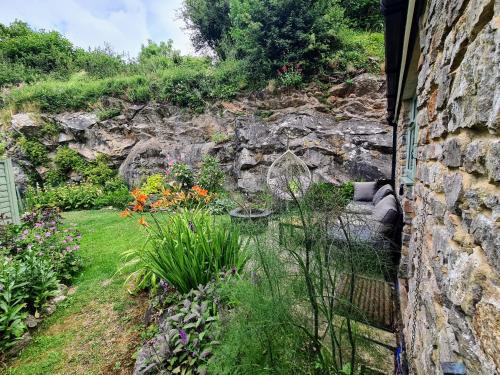 Barn + Cliff Garden Quey Frome Longleat Bath BoA *