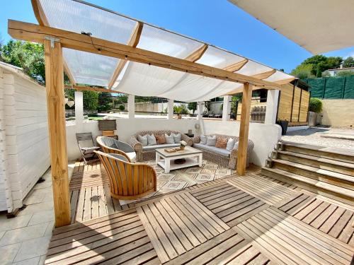 Charming Villa with big pool and AC in Antibes in Trois Moulins