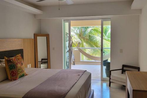 Oceanview King suite w/spa tub+Balcony+hammock