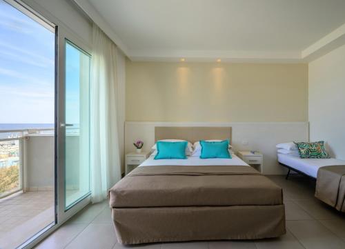 Triple Room with Sea View